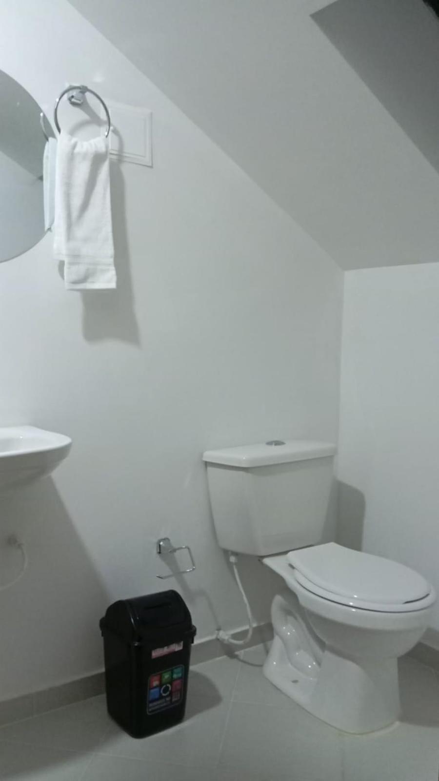 Casa Pontevedra - Cerca A La Clinica Shaio, Bogotá