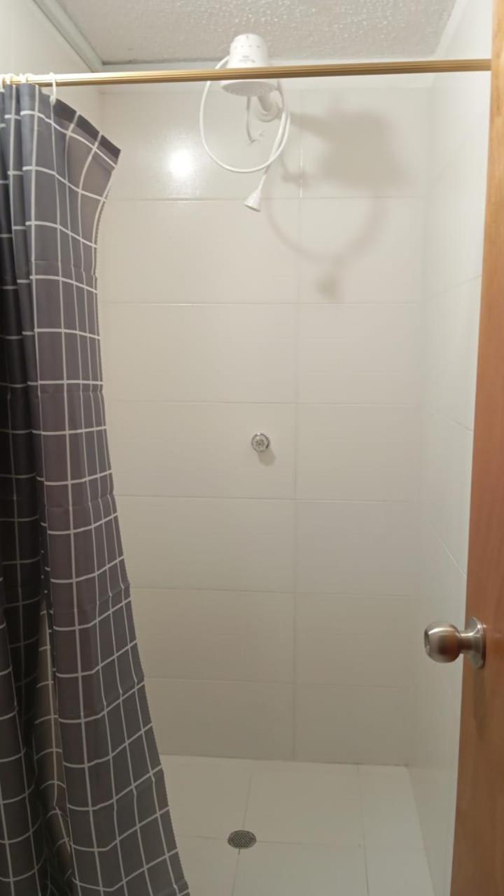 Casa Pontevedra - Cerca A La Clinica Shaio, Bogotá