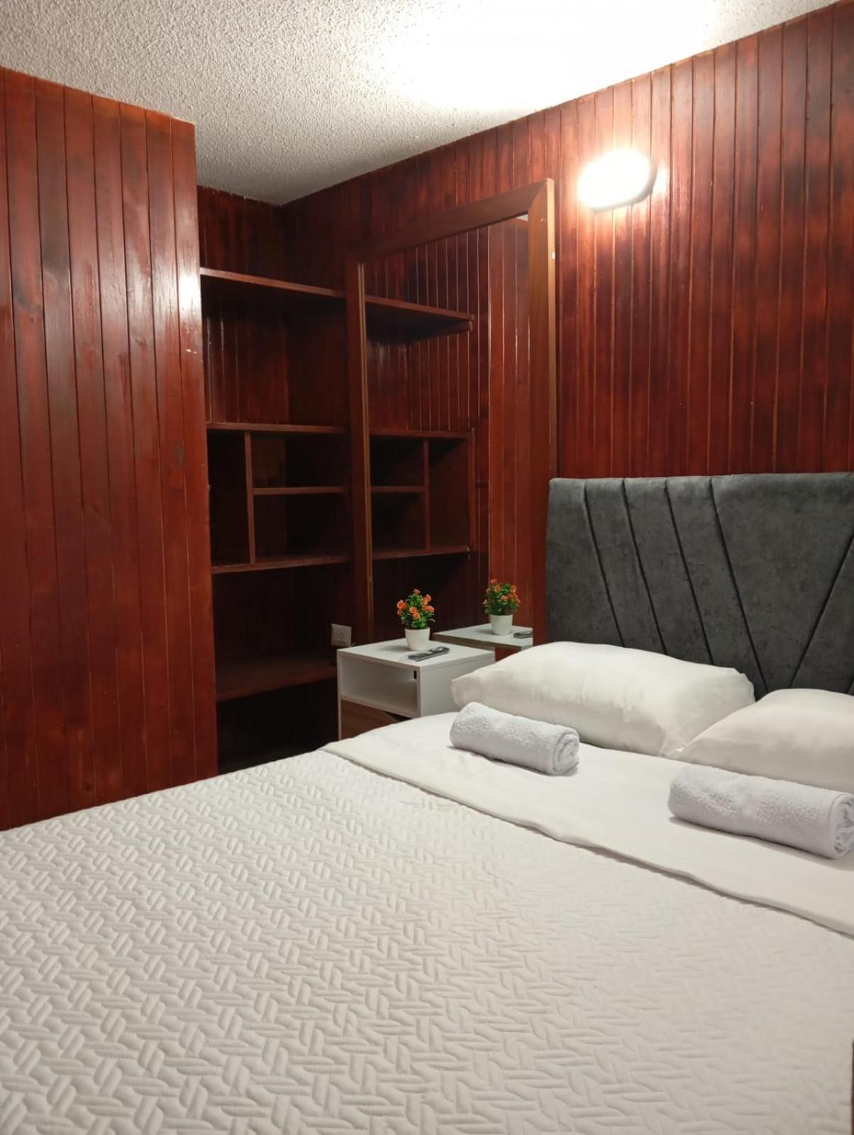 Casa Pontevedra - Cerca A La Clinica Shaio, * Bogotá